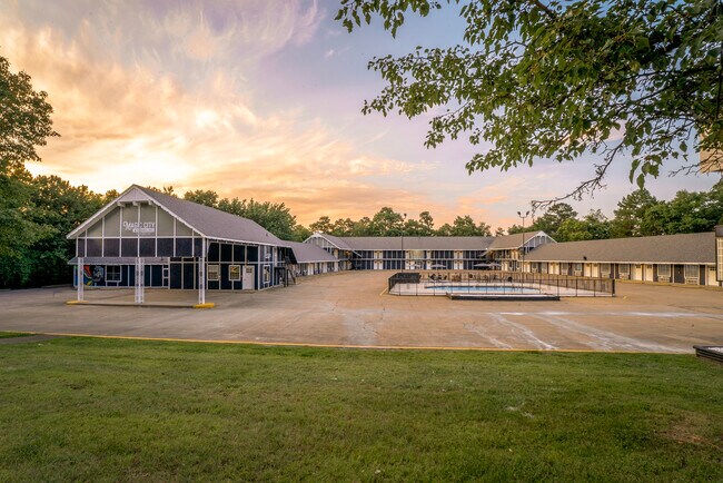 Magic City Commons