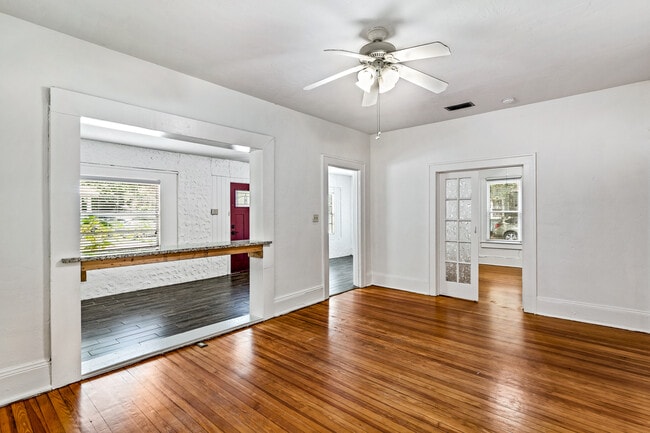 201 NW 10th St