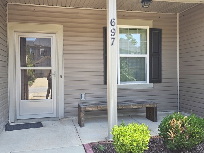 Photo - 697 Red Cedar Ct