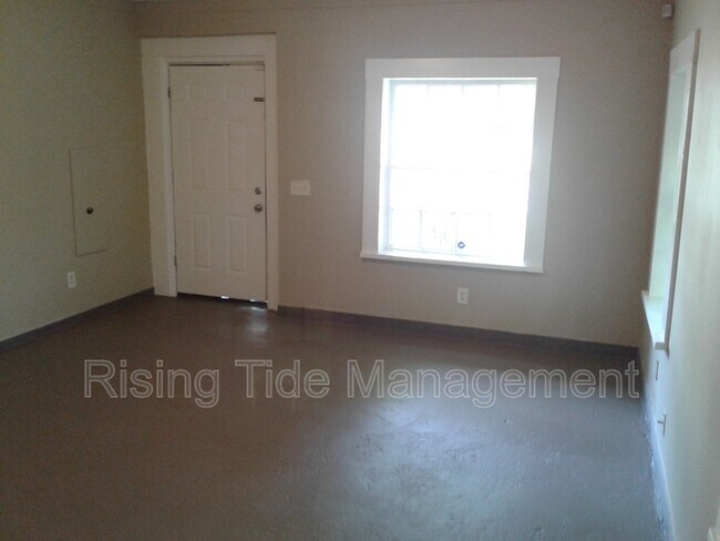 Photo - 200 85th St N