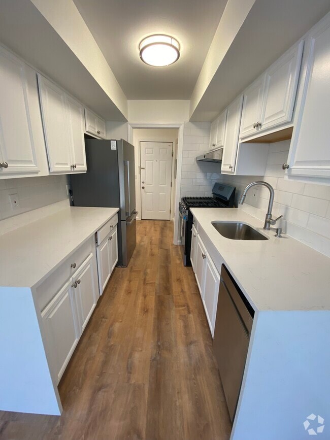 Building Photo - 364 Westwood Ave Unit 91 Rental