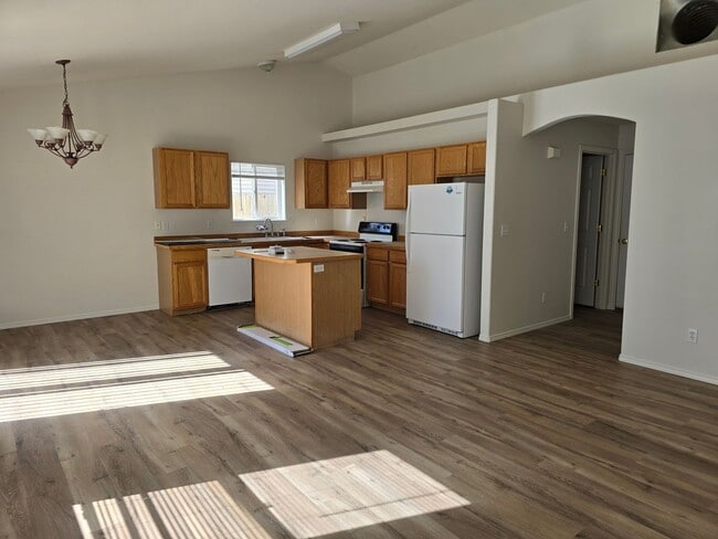 Photo - Spacious 4 bedroom home