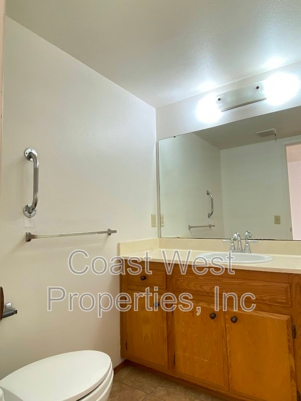 Photo - 1280 Goshen St Unidad 6