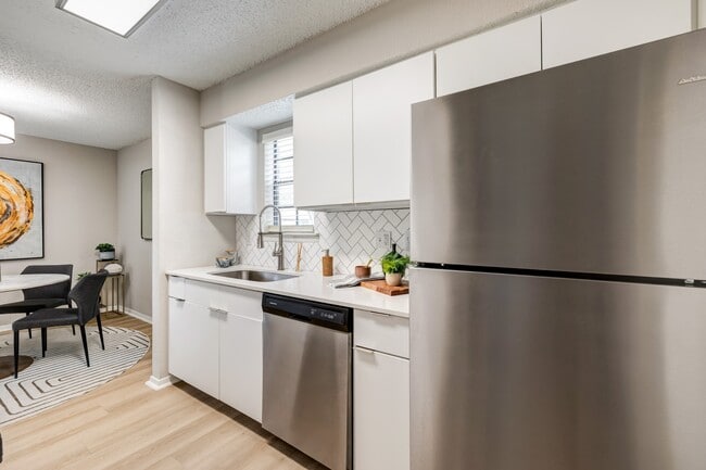 Modern Kitchen with Stainless Steel Appliances