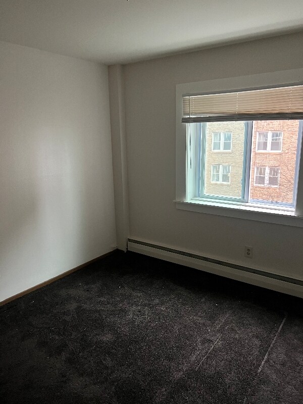 2224 W Wisconsin Ave