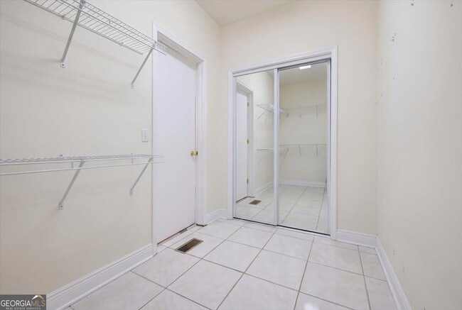 4059 Ashland Cir