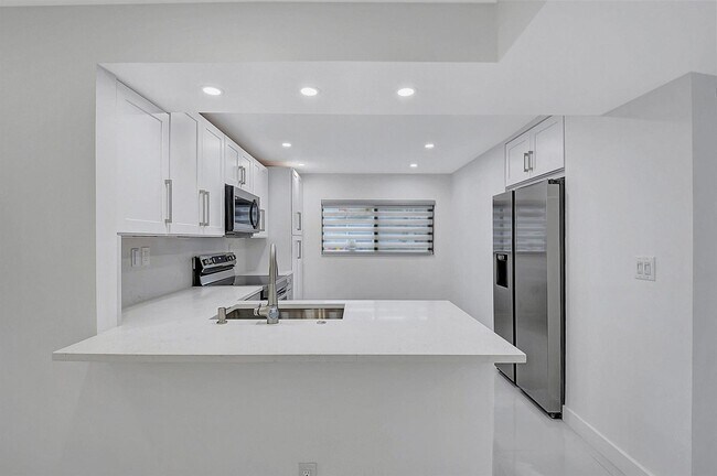 Photo - 5550 Witney Dr Unit Lake of delray