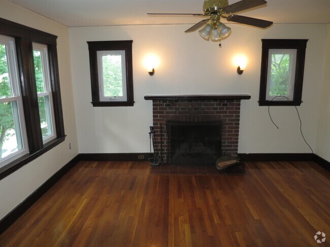 Building Photo - 63 Liberty Ave Unit #2 Rental