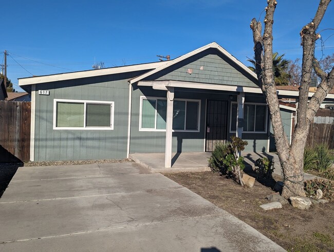 Super cute 2 bed 1 bath with large backyard - Super cute 2 bed 1 bath with large backyard Casa