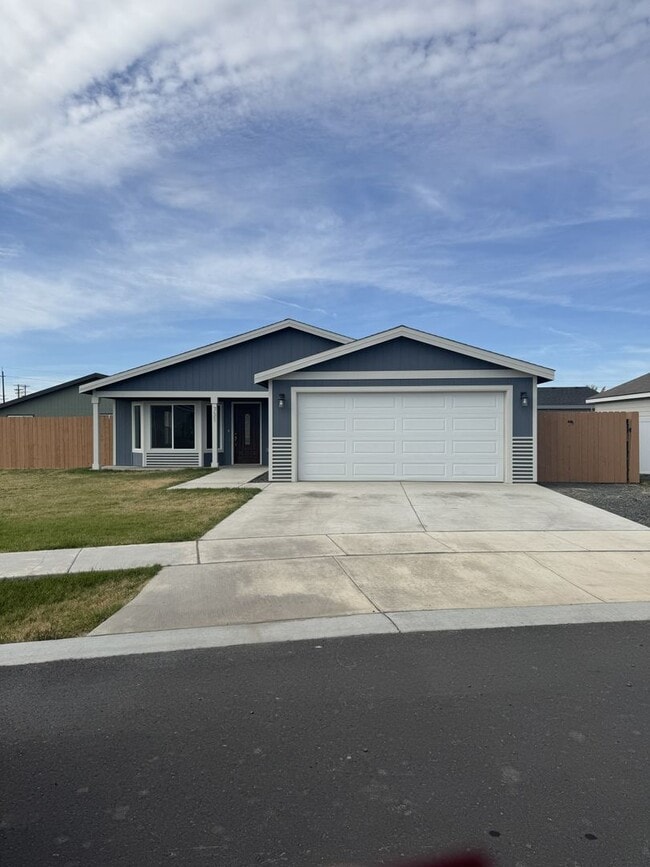 Building Photo - Open Concept Living