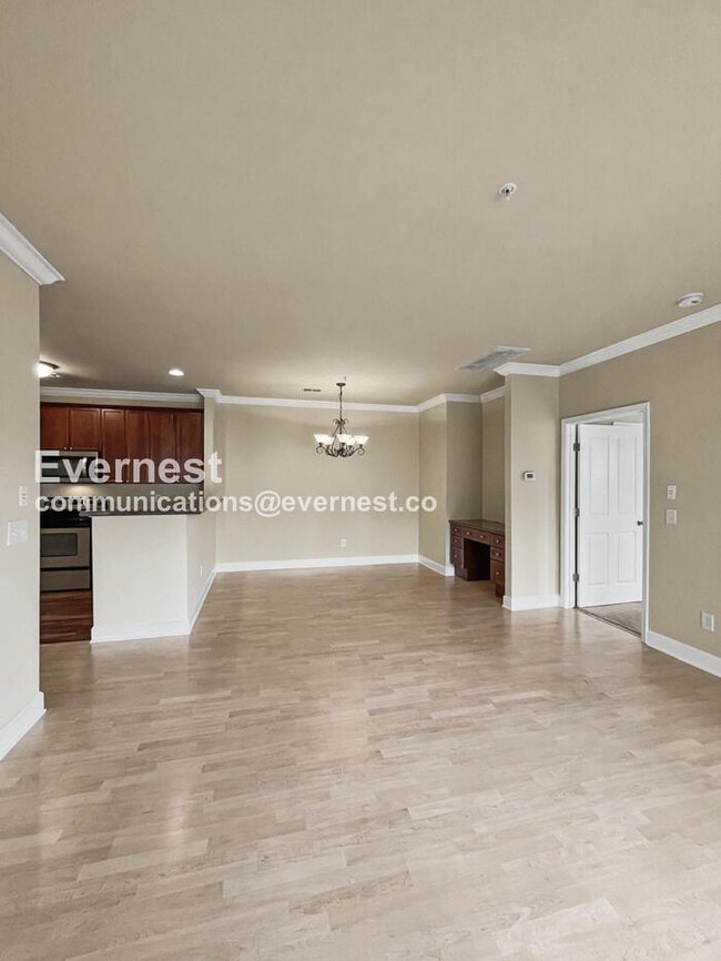 Photo - 7232 Althorp Way