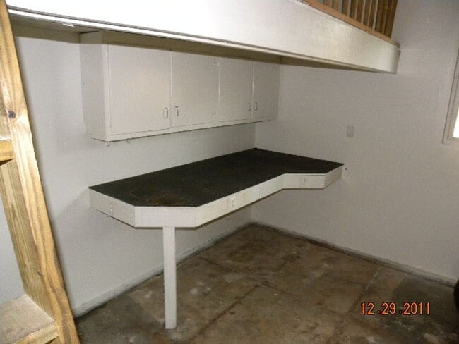 Photo - 198 Cornell Dr