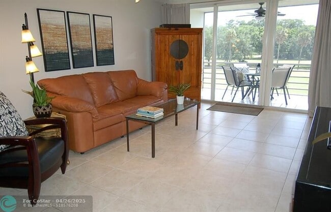 Photo - 575 Oaks Ln Unit 303