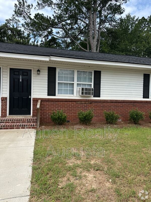 Building Photo - 469 Monetta St S E Rental