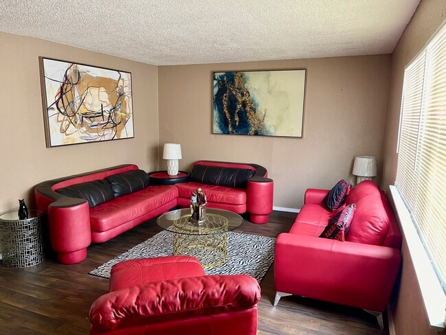 Photo - Magnolia Village