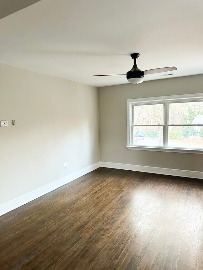 Living Room - 1021 14th Ave NW