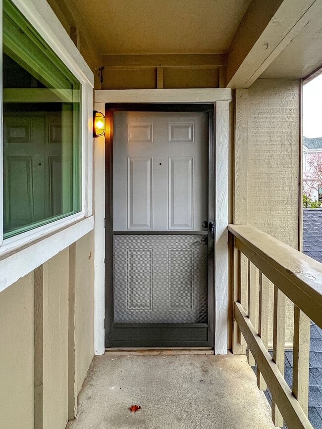 1130-1136 Laurel Street