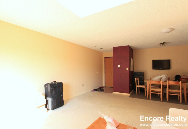 Photo - 23 Elm St Apartments Unit 303