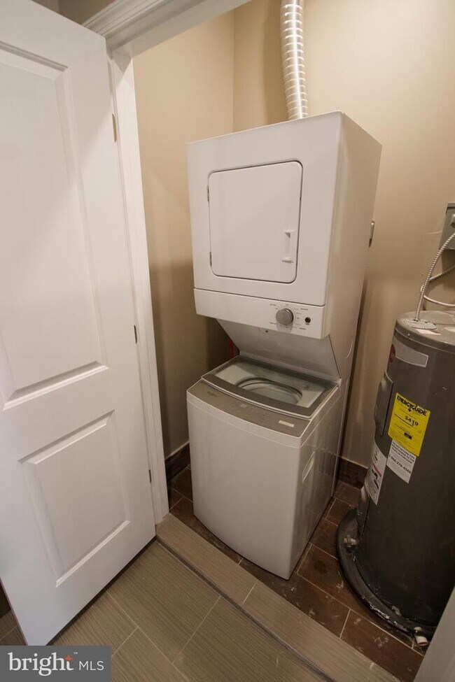 Photo - 1422 Callowhill St Unit U506