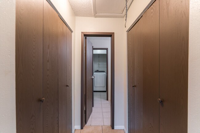 Building Photo - 2445 Briarwest Blvd