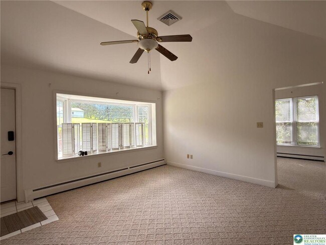 Photo - 9751 Newtown Rd Unidad B