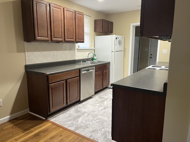 Photo - 730 E 36th St