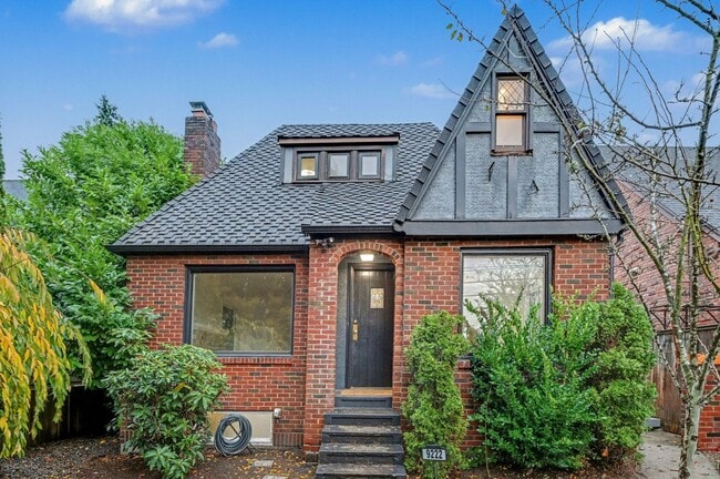 Building Photo - 9222 35th Ave SW