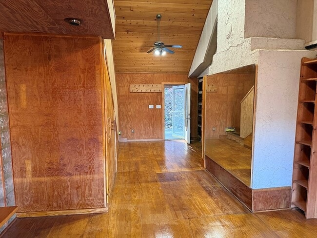 Photo - 523 Sundown Dr