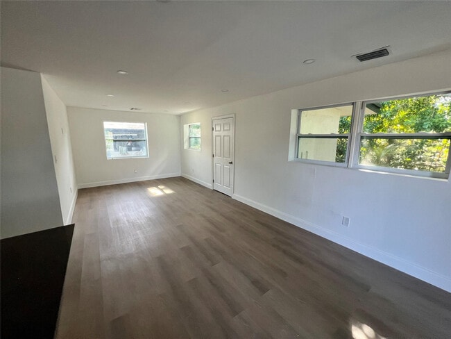 Photo - 422 SW 4th Ave