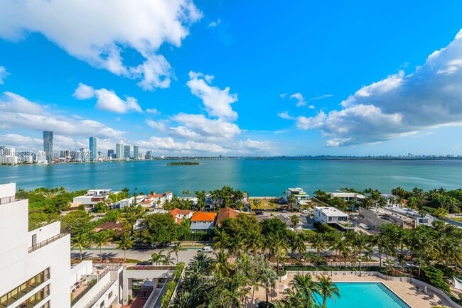 Photo - 1000 Venetian Way Unidad 1403