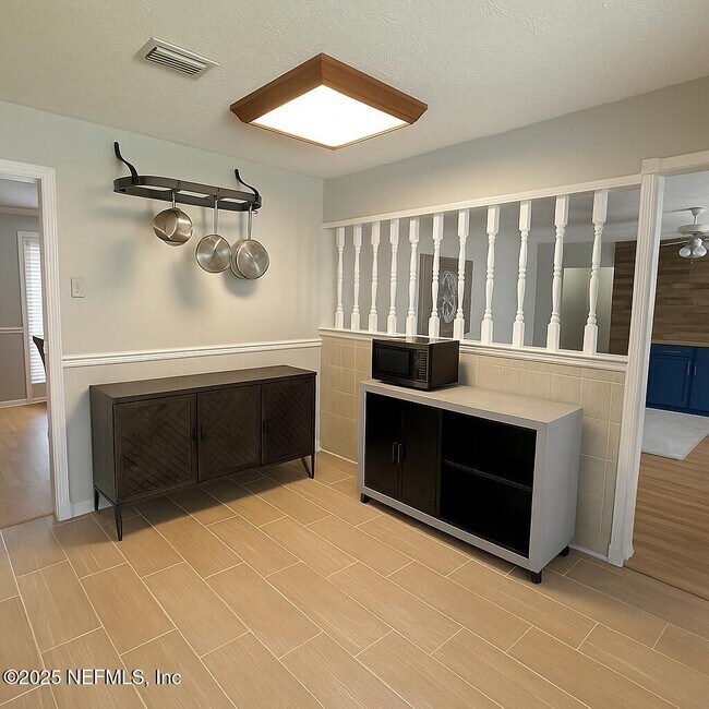 Photo - 3671 Red Oak Cir W