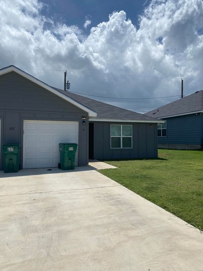 Building Photo - 237 N Mary Jo Dr Unit 237 N. Mary Jo Dr.  A