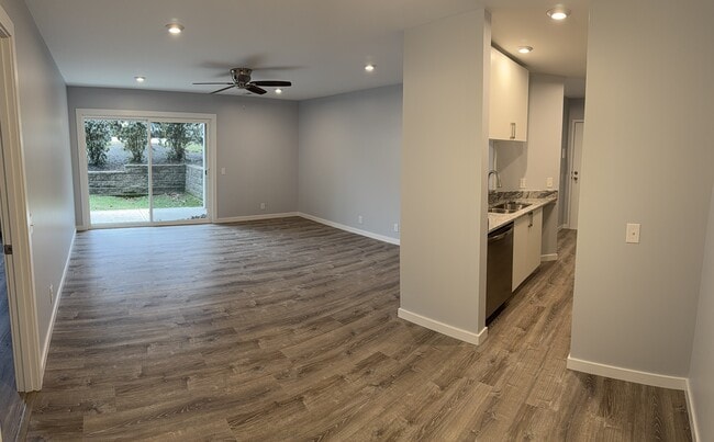 46 Woodland Hills Dr Unit 3