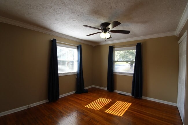 Photo - Award winning schools. Stunning home. Centrally Located.