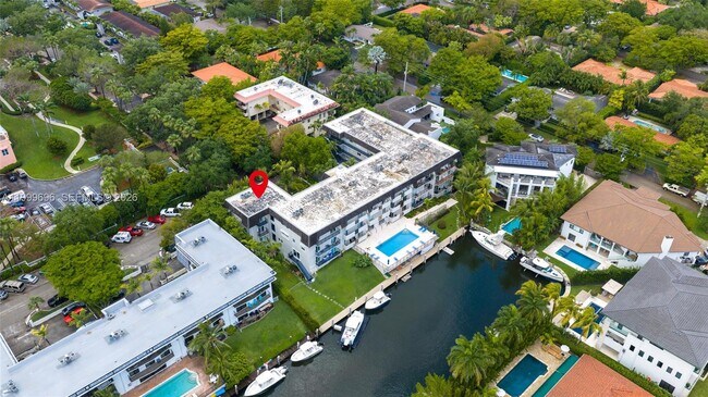 6815 Edgewater Dr Unit 108