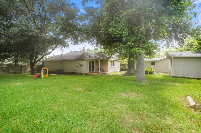 Building Photo - 24826 Broad Pine Dr