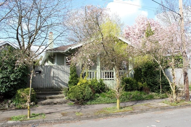 Photo - 1411 NE 37th Ave Apartment Unit B