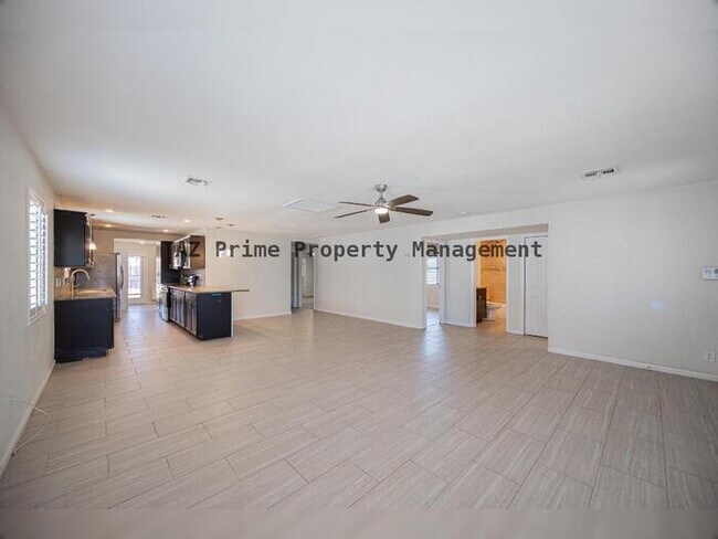 Photo - 1332 E Whitton Ave