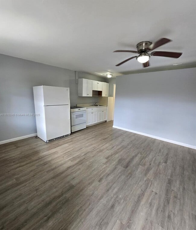 Photo - 3971 SW 12th Pl Unit 2