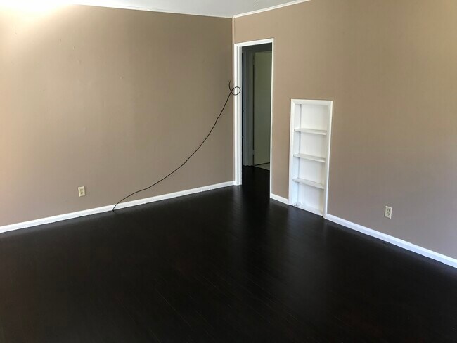 Livingroom - 2814 Greenbush St House
