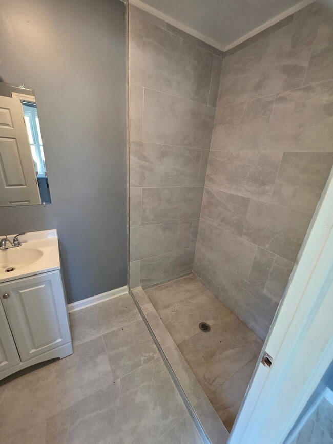 Photo - 1603 Main St
