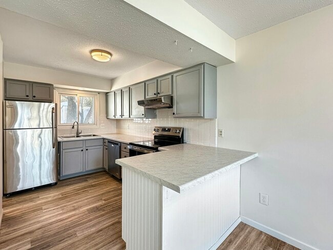 Photo - 607 E Burnsville Pkwy