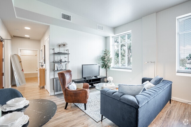 1BR, 1BA - 650SF - Living Room