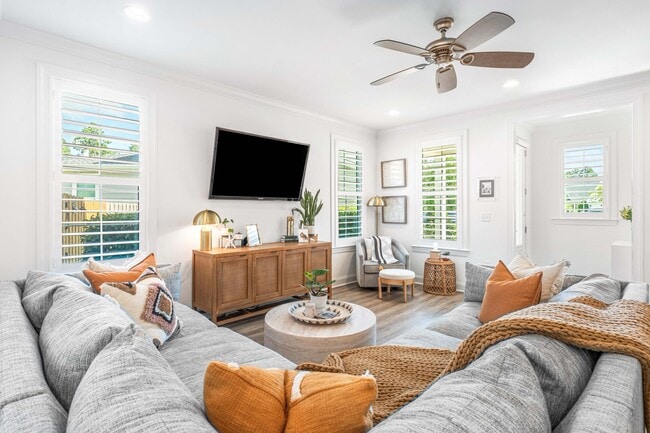 Photo - 229 Windrow Way