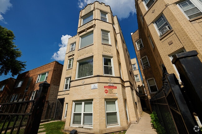 Building Photo - 6333 N Francisco Ave Rental