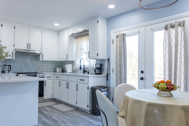 412 Kingswood Ter