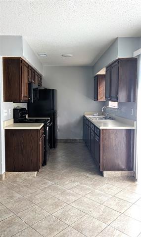 Photo - 913 Vedral Pl