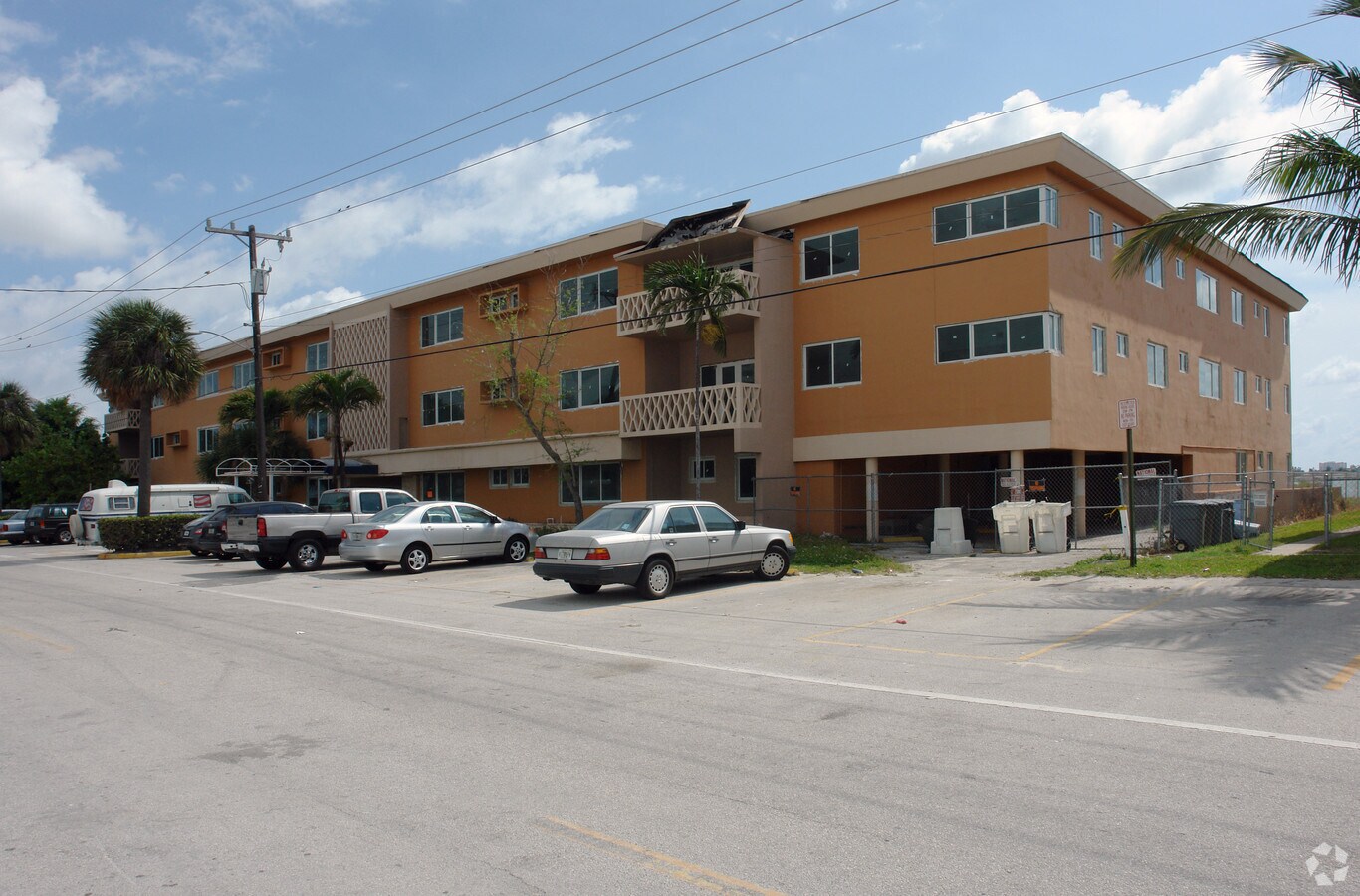Photo - Royal Isle Apartments