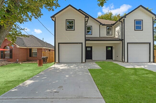 Photo - 8205 Carver Rd