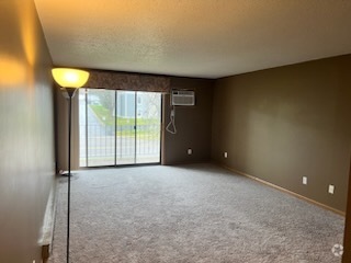 Building Photo - Charming 1-Bedroom Condo in Apple Valley Unit #207